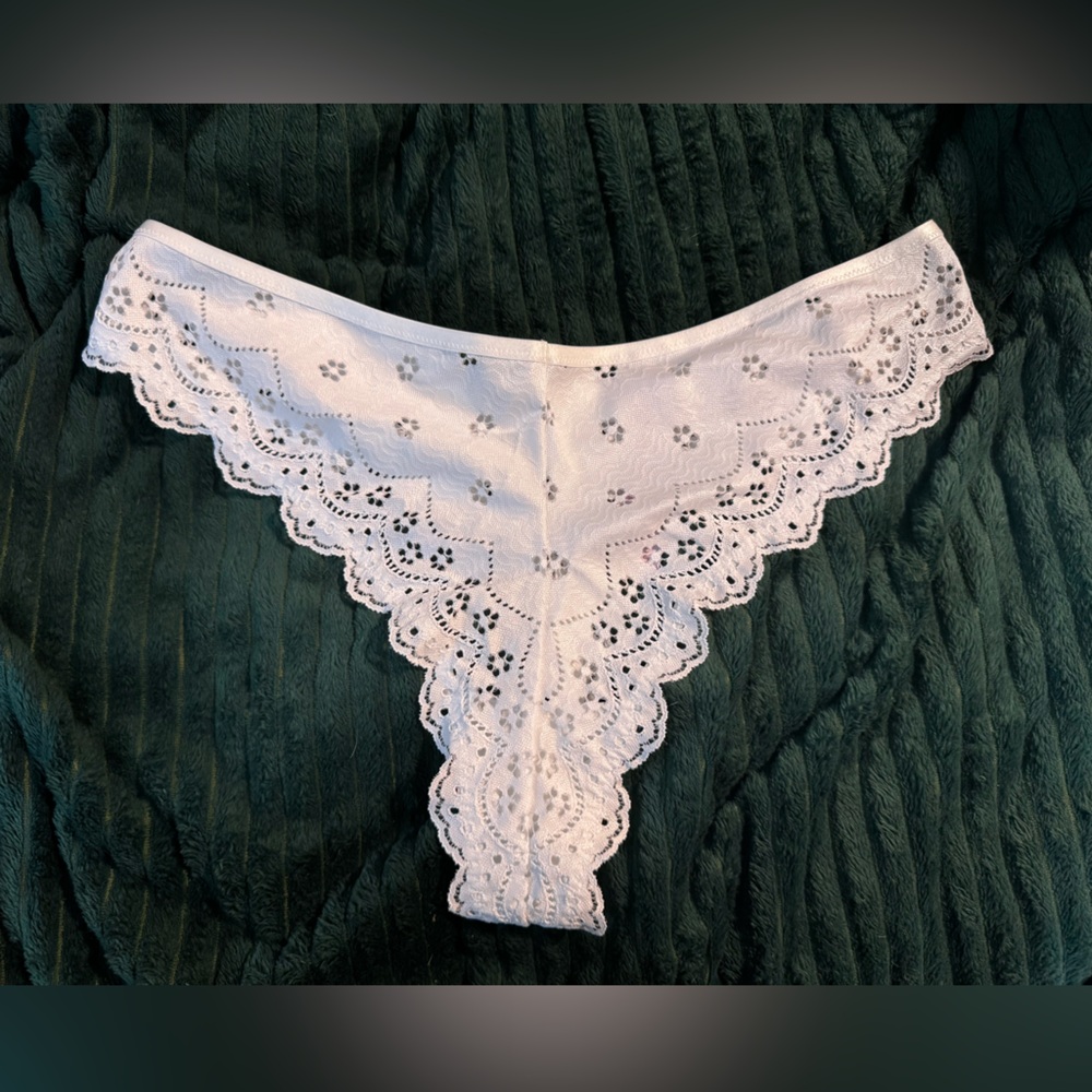 2x Savage X Fenty Lace Panties